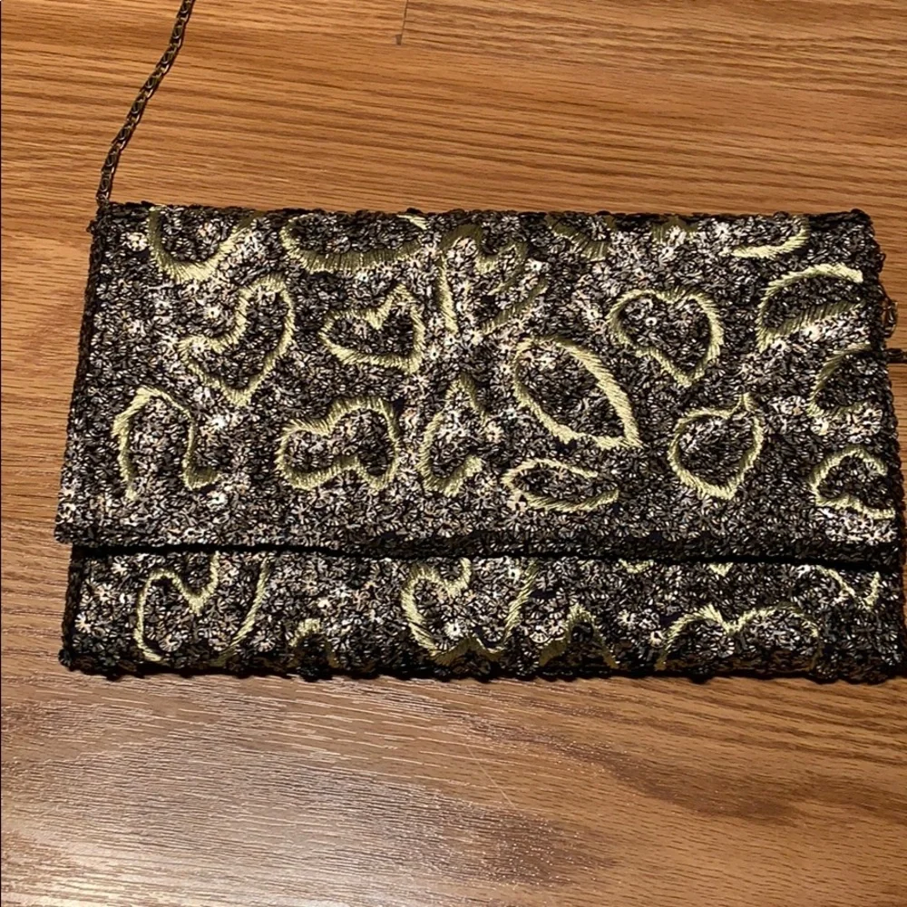 Gorgeous embroidered sequins clutch